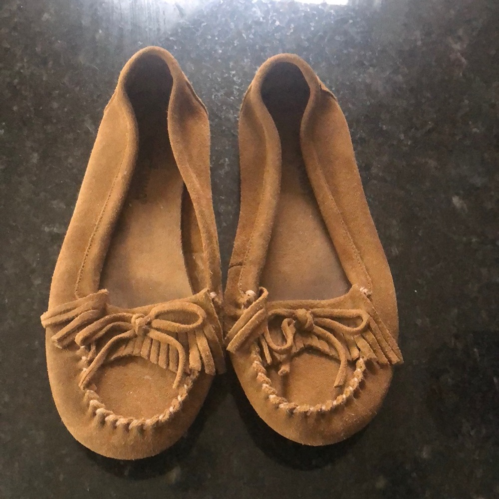 Minnetonka moccasin size 5